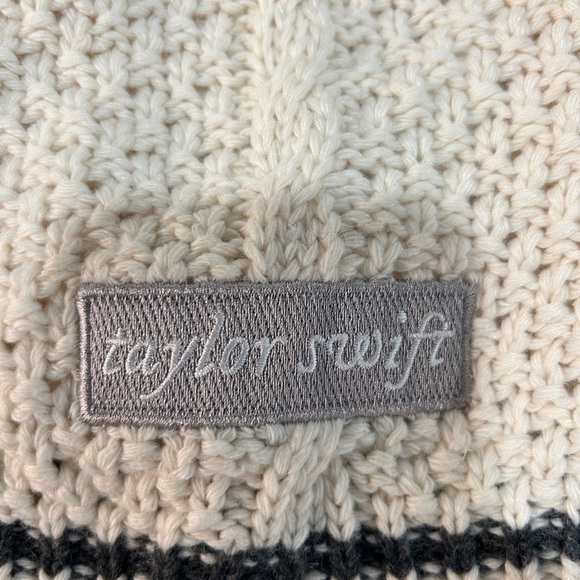 Official Taylor Swift folklore “the cardigan” M/L (IN HAND) - Picture 3 of 12